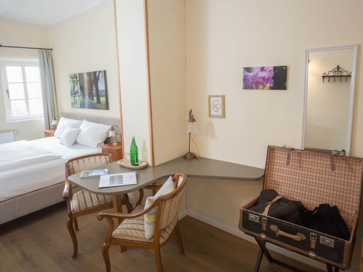 Altstadthotel Treysa ชวาล์มชตัดท์ ภายนอก รูปภาพ