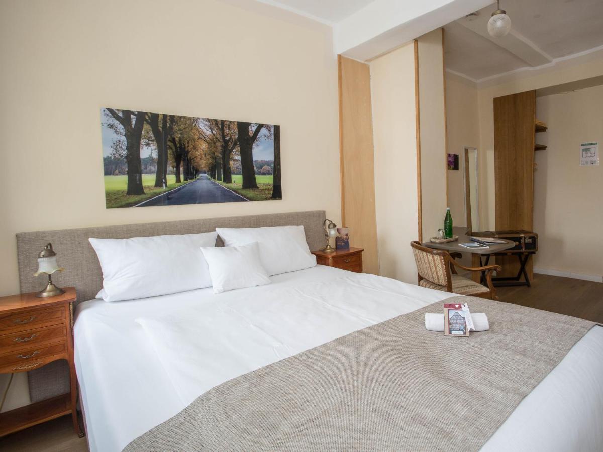 Altstadthotel Treysa ชวาล์มชตัดท์ ภายนอก รูปภาพ